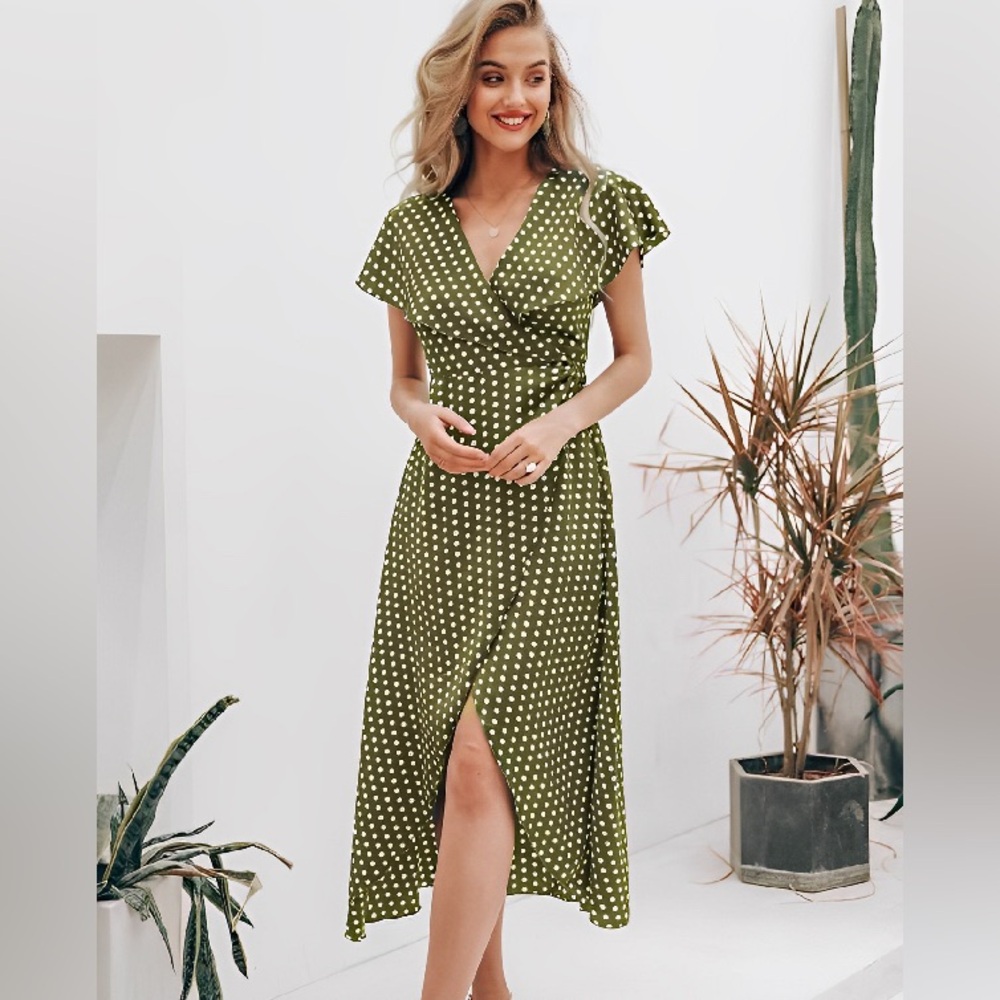 NWOT 🤍 Simplee Apparel 🤍 Polka Dot High Low Wrap Dress 🤍 Size M